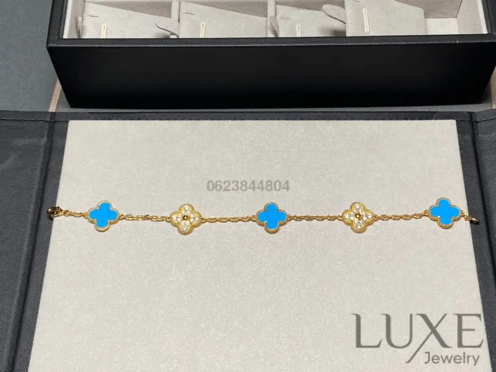 CLOVER 5 MOTIF BLUE CHALCEDONY DIAMOND GOLD BRACELET Bracelets