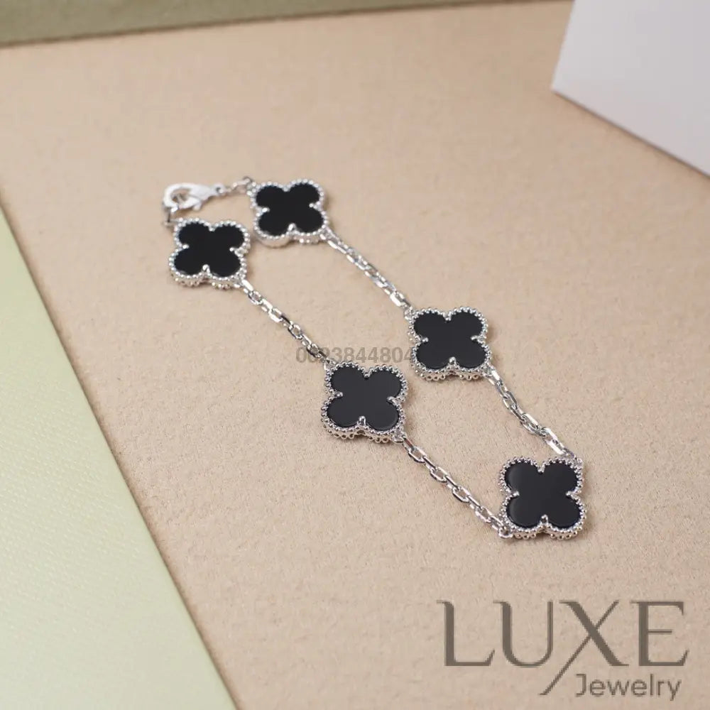 CLOVER 5 MOTIF ONYXS BRACELET SILVER Silver Bracelets