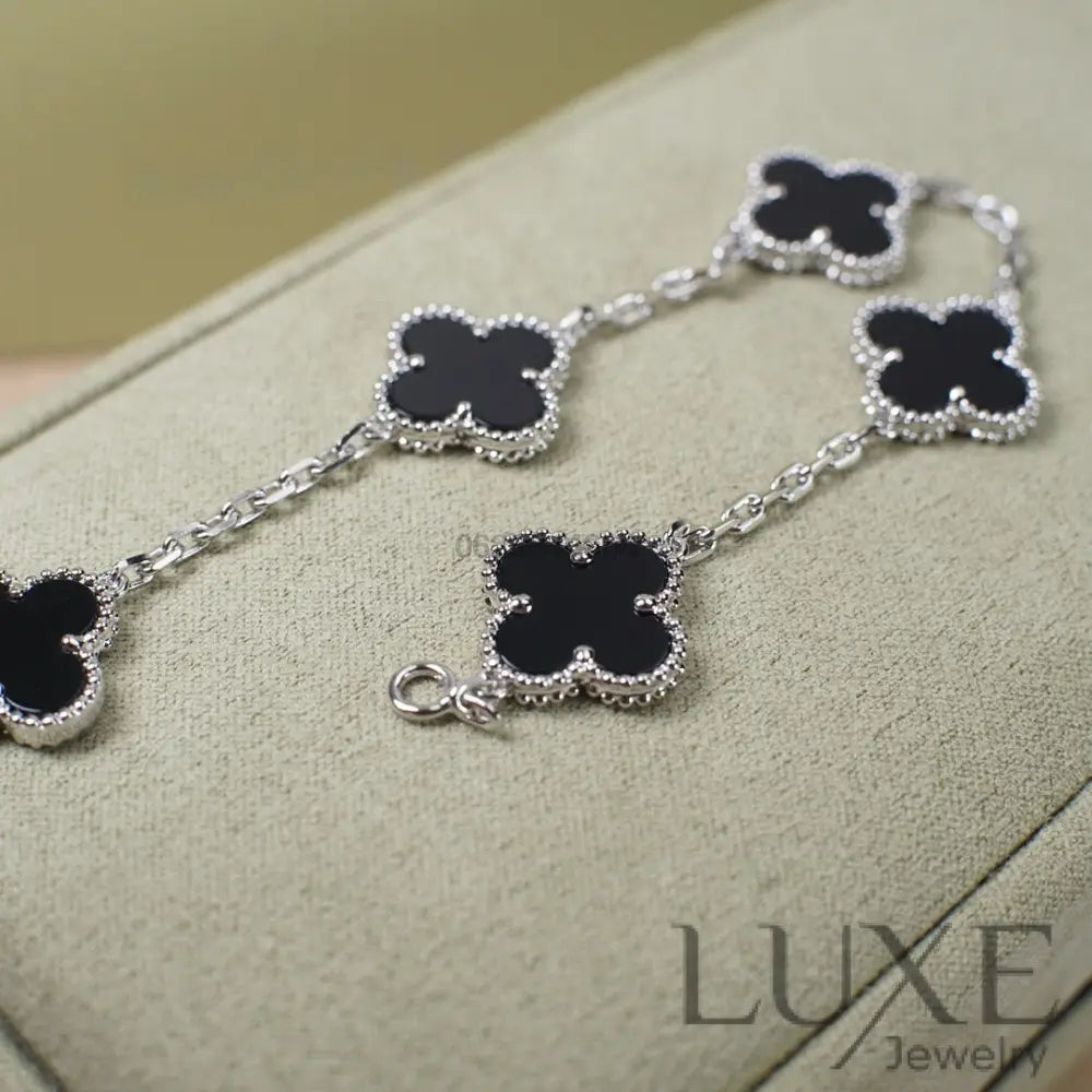 CLOVER 5 MOTIF ONYXS BRACELET SILVER Silver Bracelets