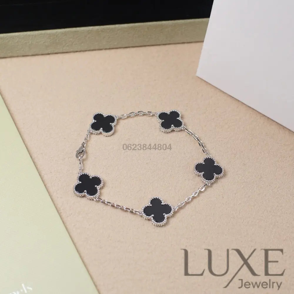 CLOVER 5 MOTIF ONYXS BRACELET SILVER Silver Bracelets
