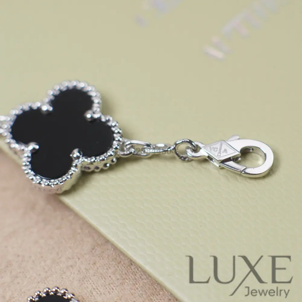 CLOVER 5 MOTIF ONYXS BRACELET SILVER Silver Bracelets
