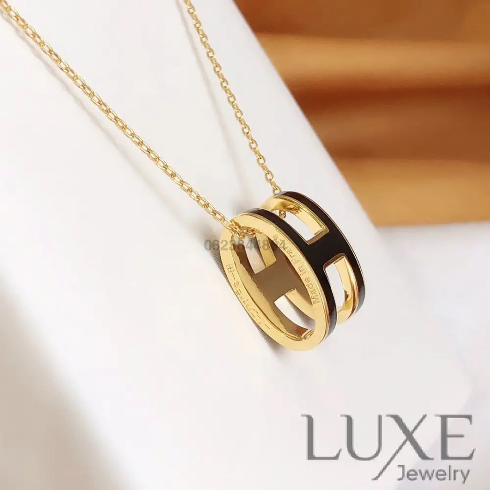 Collier Owatch ™️ HM CLIC RED ENAMEL GOLD NECKLACEHM CLIC BLACK ENAMEL GOLD NECKLACE Gold Necklaces