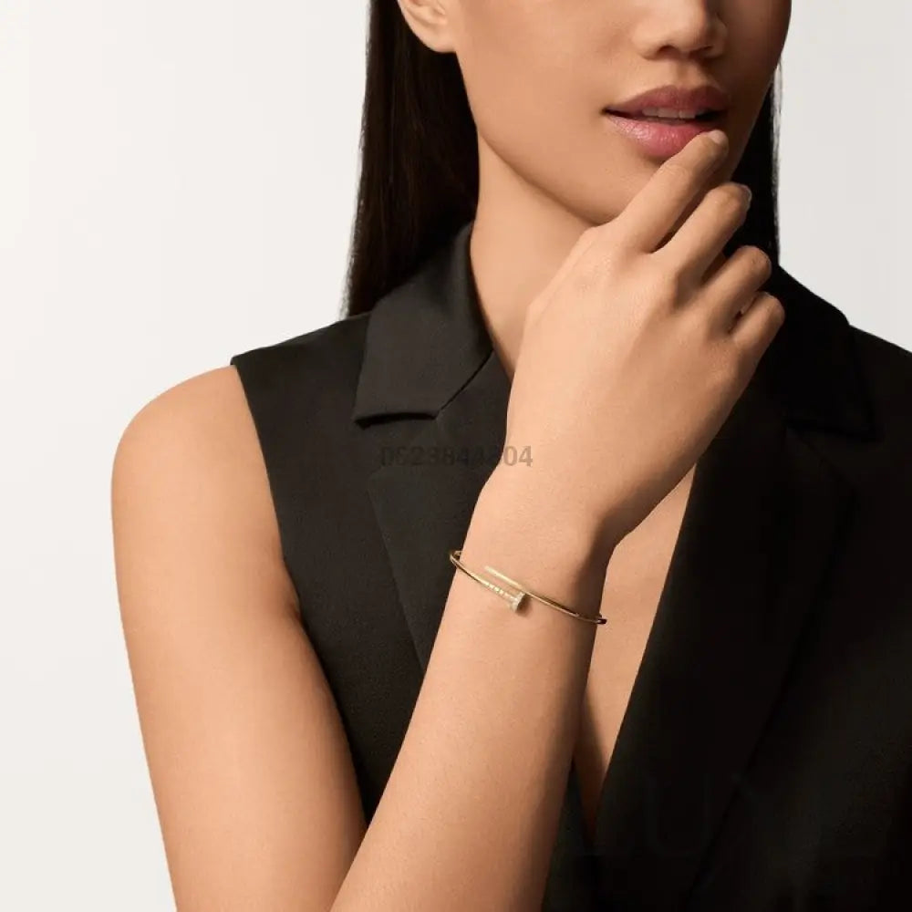Ensemble de la collection « Juste un Clou » – bracelet et bague en diamants style classique Bracelet Cartier