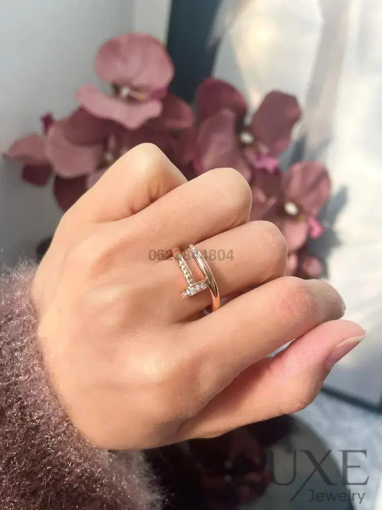 Ensemble de la collection « Juste un Clou » – bracelet et bague en diamants style classique Bracelet Cartier