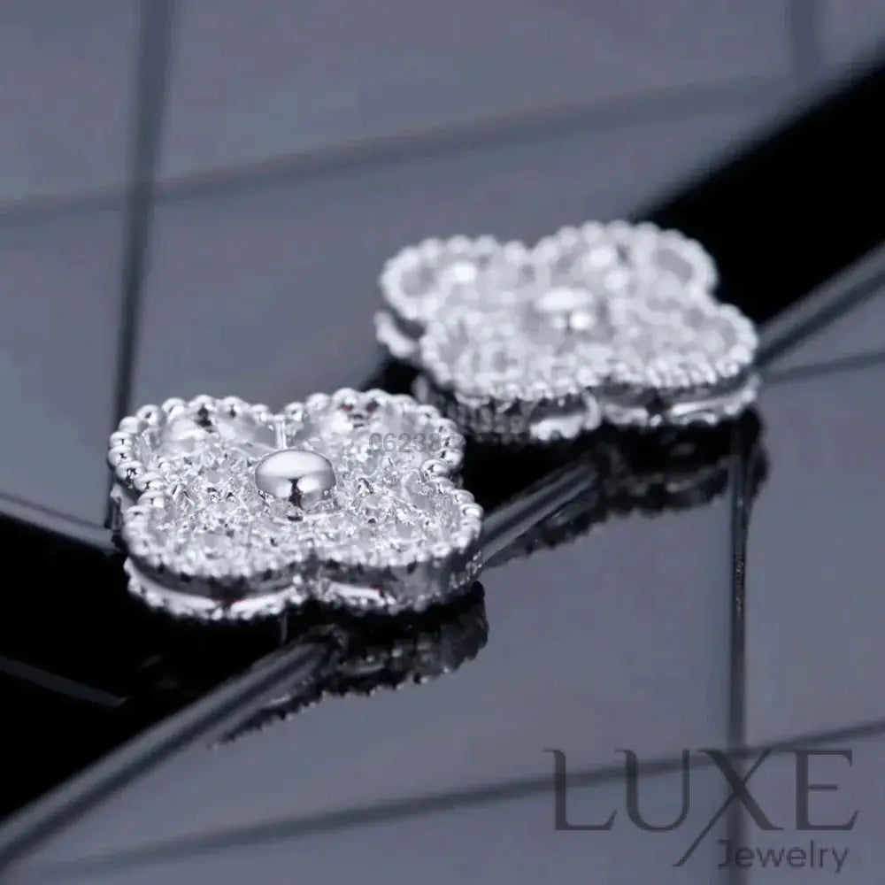 OWATCH™CLOVER 1 MOTIFS DIAMOND STUD EARRINGS SILVER Silver Earrings