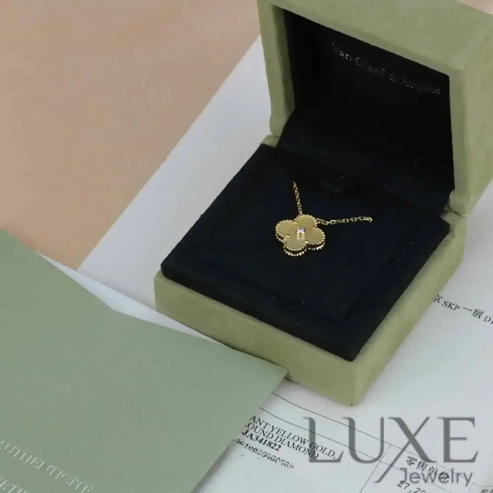 [Owatch ™️]CLOVER 15MM DIAMOND GOLD MOTHER OF PEARL NECKLACE Gold Necklaces