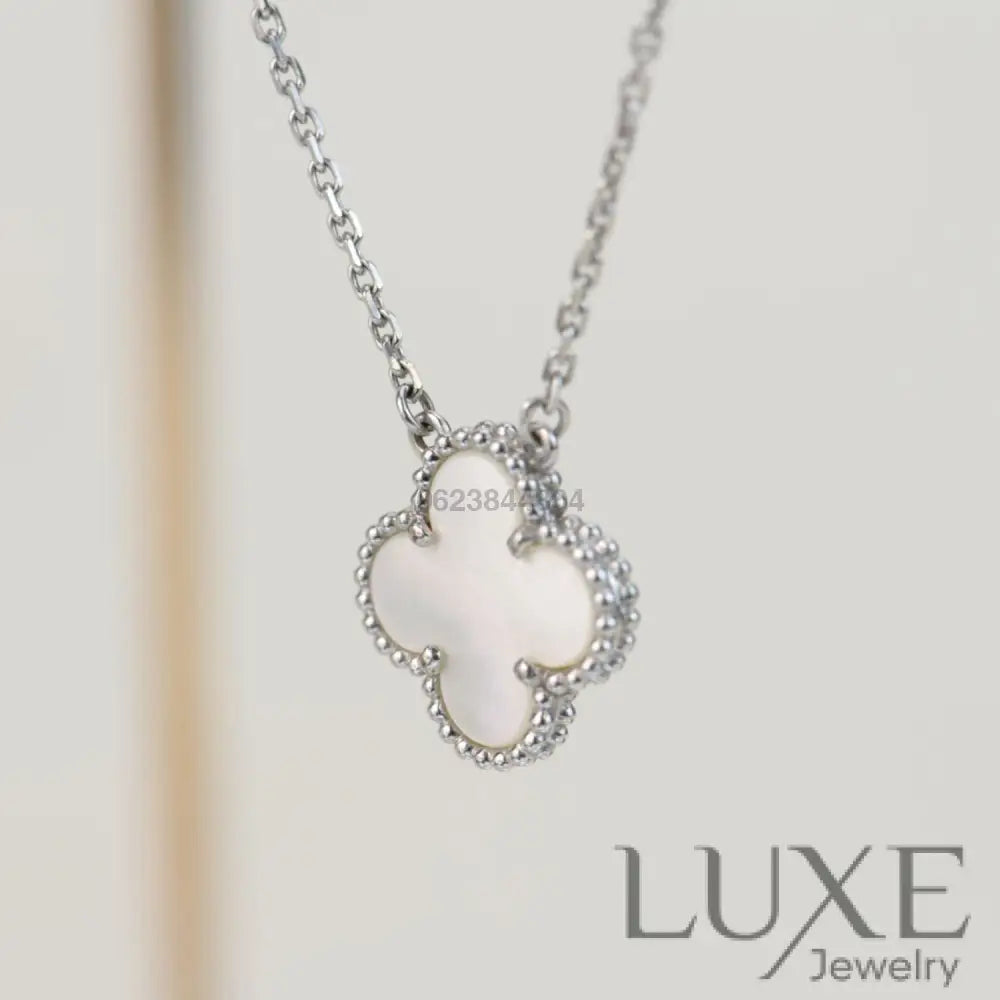 [Owatch ™️]CLOVER 15MM WHITE MOTHER-OF-PEARL SILVER Silver Necklaces