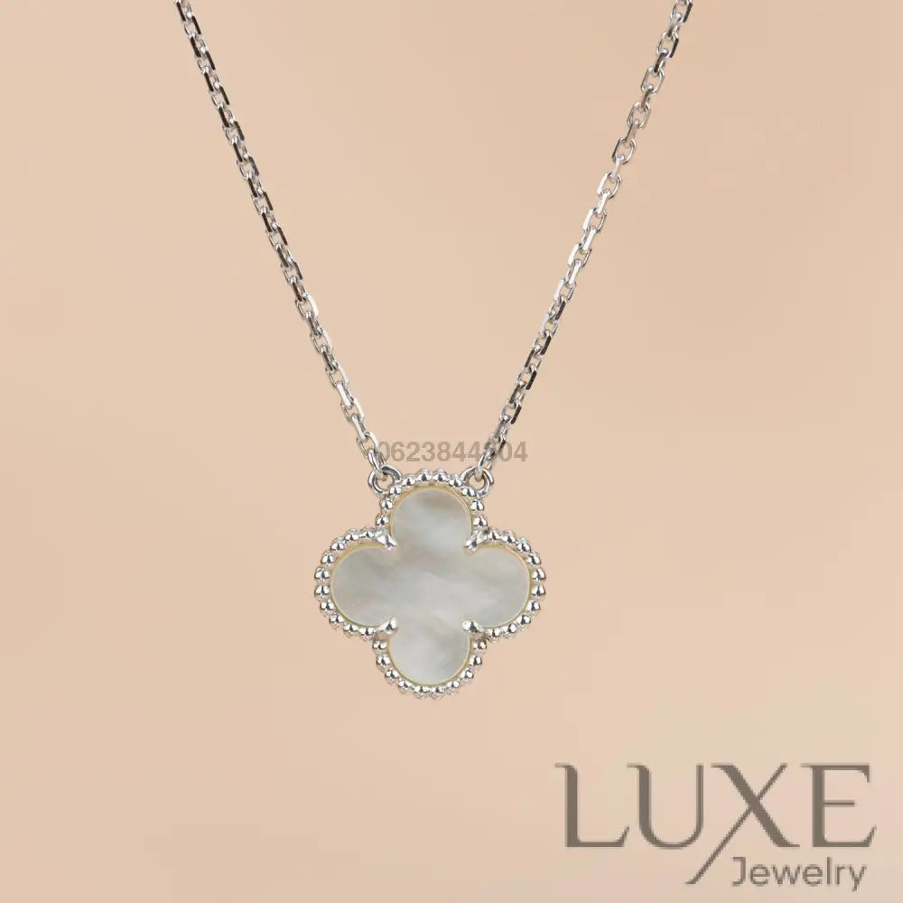 [Owatch ™️]CLOVER 15MM WHITE MOTHER-OF-PEARL SILVER Silver Necklaces