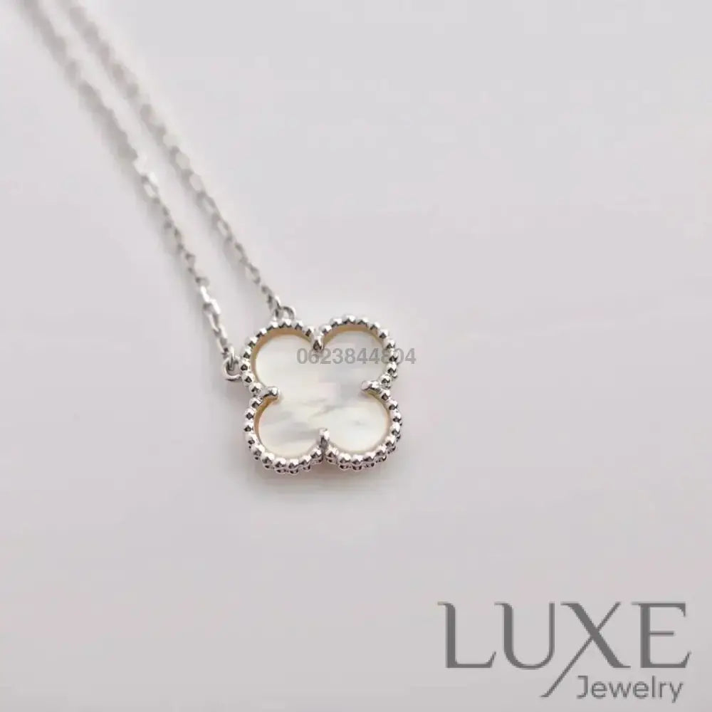 [Owatch ™️]CLOVER 15MM WHITE MOTHER-OF-PEARL SILVER Silver Necklaces