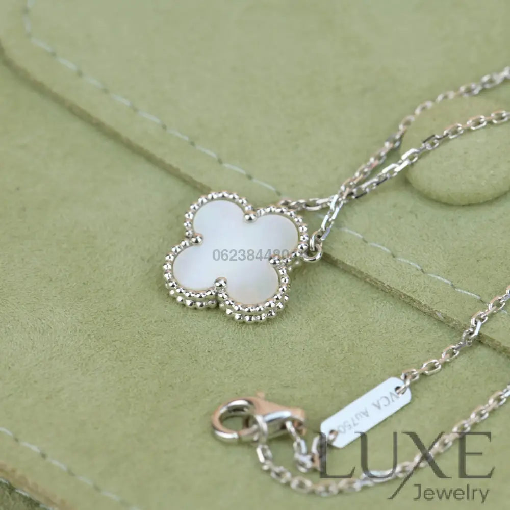 [Owatch ™️]CLOVER 15MM WHITE MOTHER-OF-PEARL SILVER Silver Necklaces