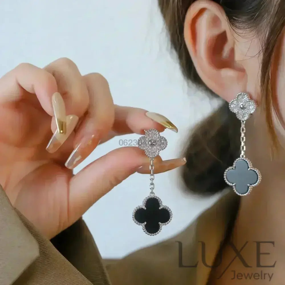 [Owatch™]CLOVER 2 MOTIFS DIAMOND ONYX EARRINGS SILVER Earrings