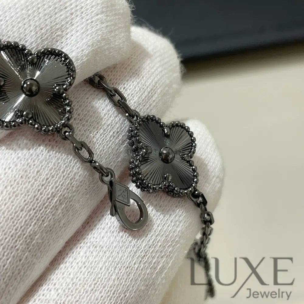 OWATCH™️CLOVER 5 MOTIF BLACK BRACELET Black Bracelets