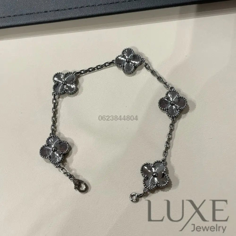 OWATCH™️CLOVER 5 MOTIF BLACK BRACELET Black Bracelets