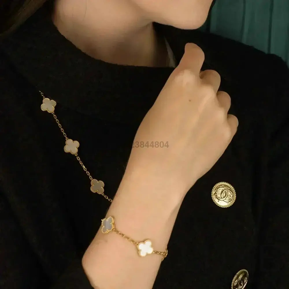 OWATCH™️CLOVER 5 MOTIF WHITE MOP BRACELET Bracelets
