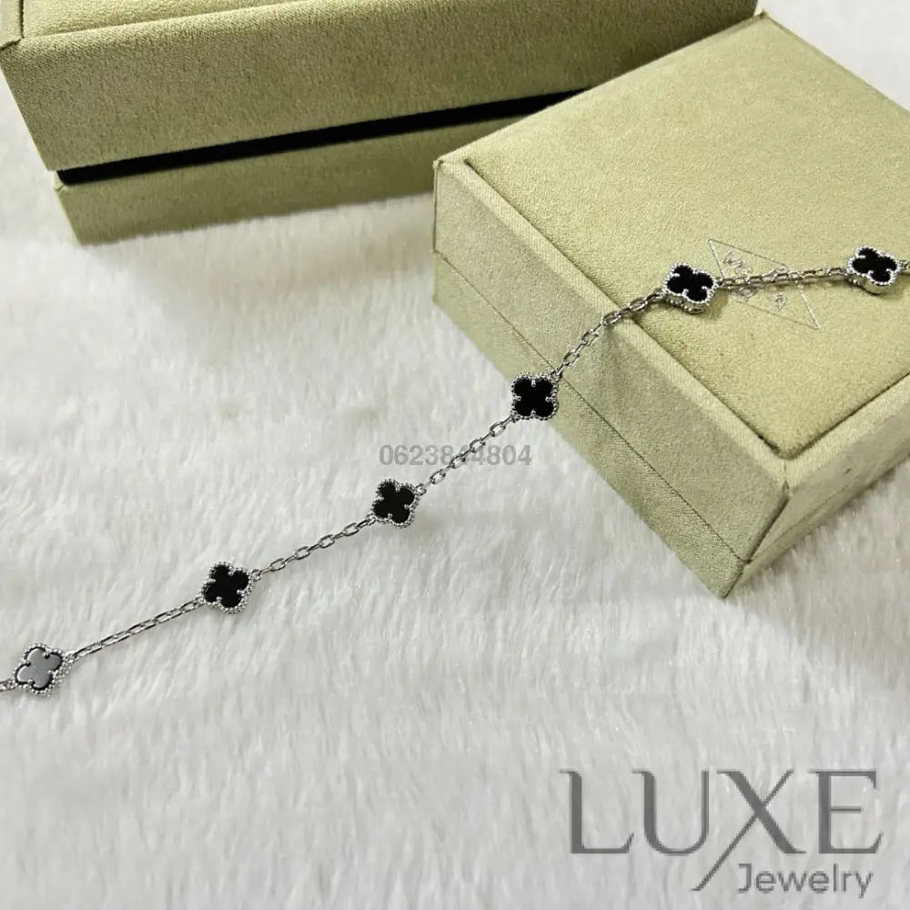 OWATCH™️CLOVER 6 MOTIF ONYXS BRACELET Silver Bracelets