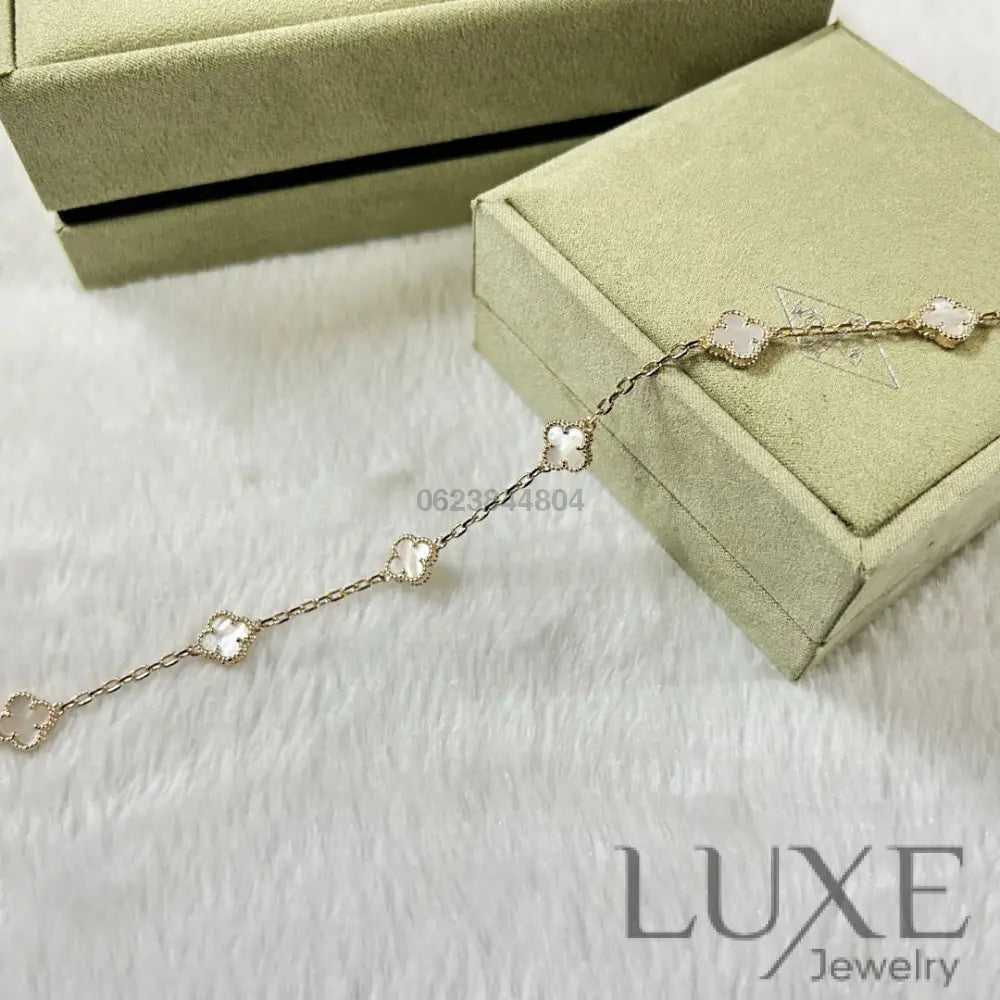 [OWATCH™️]CLOVER 6 MOTIF WHITE MOP BRACELET Gold Bracelets