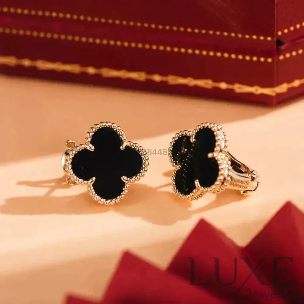OWATCH™CLOVER MEDIUM 1 MOTIFS ONYX STUD EARRINGS Earrings