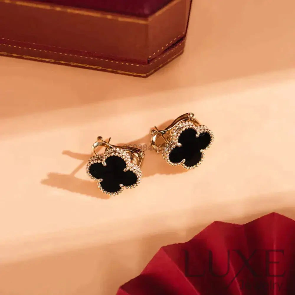 OWATCH™CLOVER MEDIUM 1 MOTIFS ONYX STUD EARRINGS Earrings