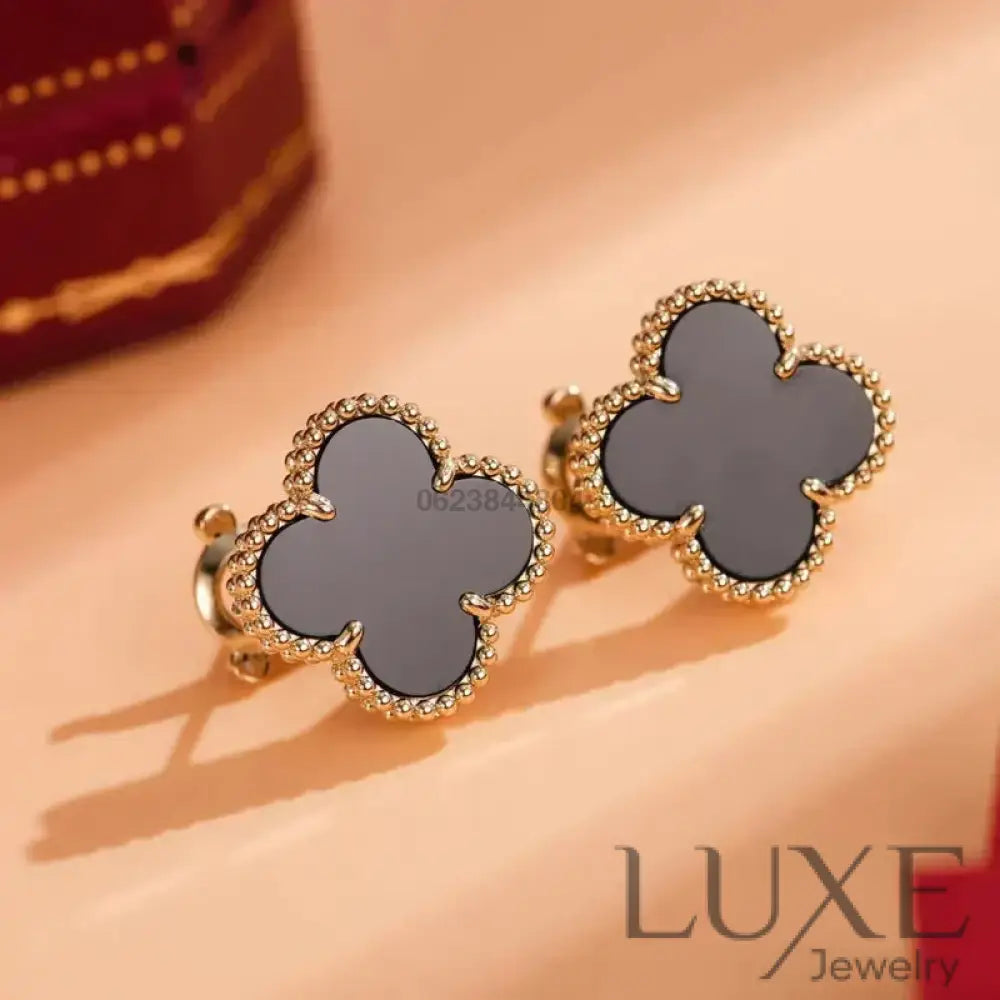 OWATCH™CLOVER MEDIUM 1 MOTIFS ONYX STUD EARRINGS Earrings