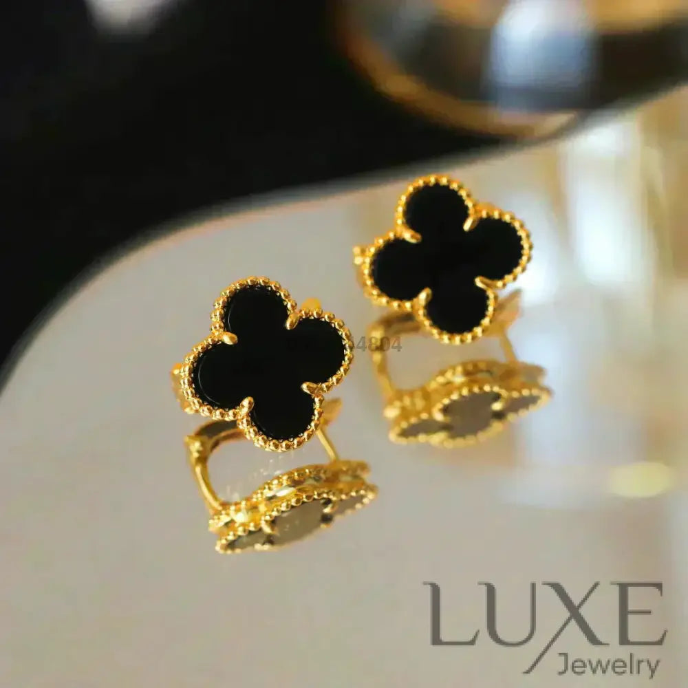 OWATCH™CLOVER MEDIUM 1 MOTIFS ONYX STUD EARRINGS Gold Earrings