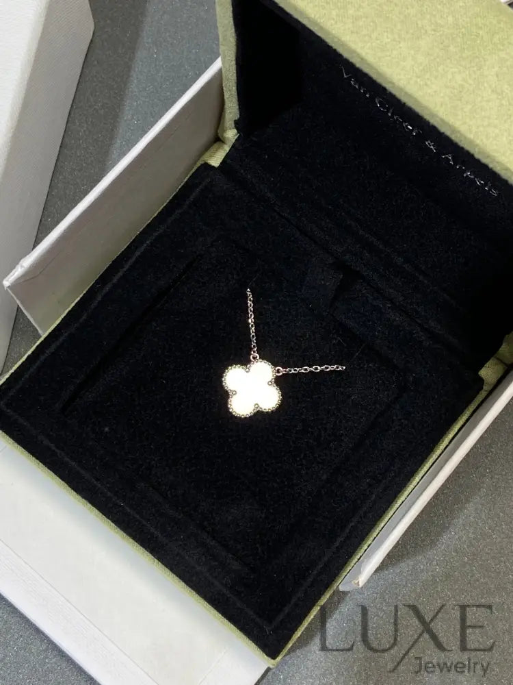 [Owatch ™️CLOVER MEDIUM SILVER WHITE MOP NECKLACE Necklaces