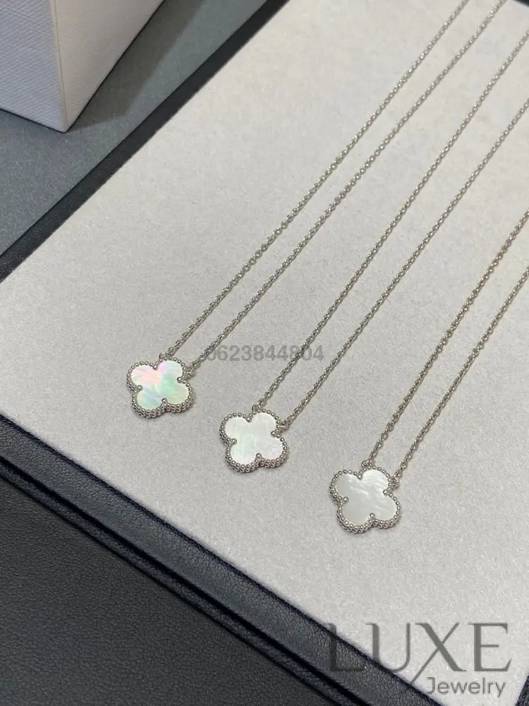 [Owatch ™️CLOVER MEDIUM SILVER WHITE MOP NECKLACE Necklaces