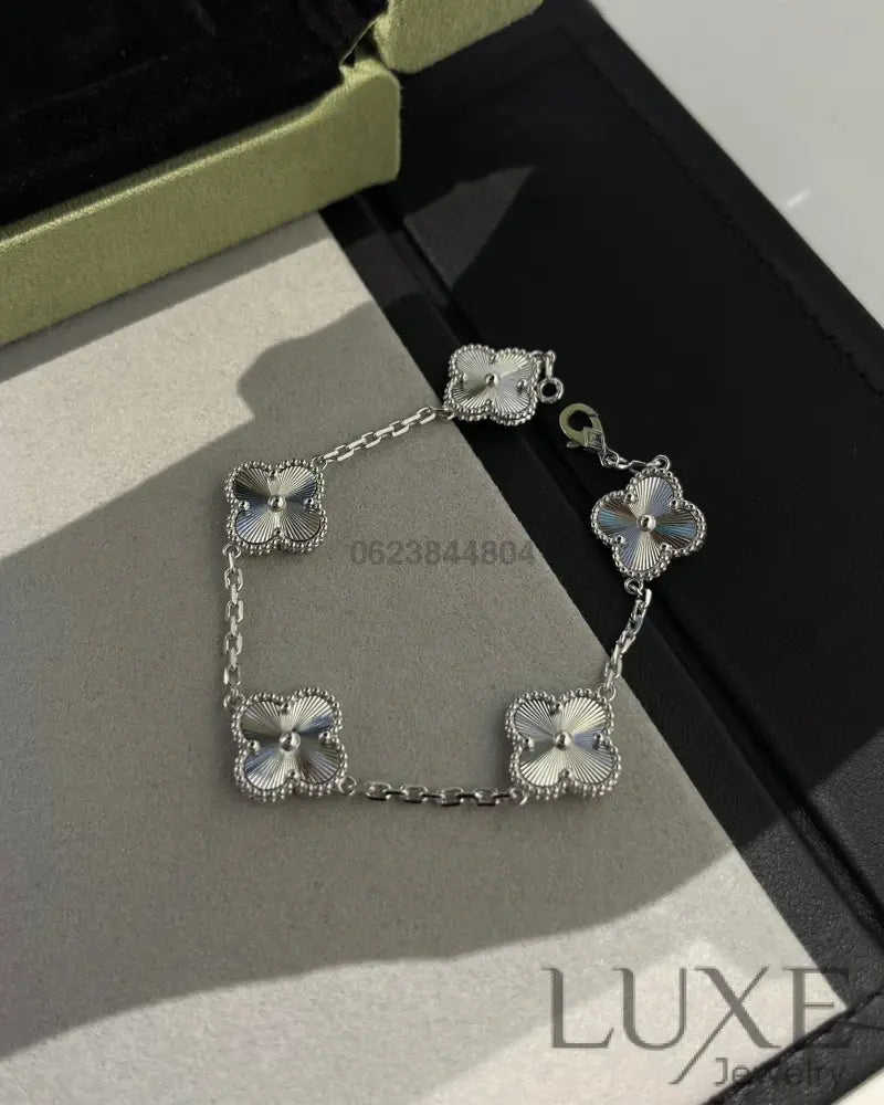 OWATCH™️CLOVER SILVER 5 MOTIFS BRACELET Silver Bracelets