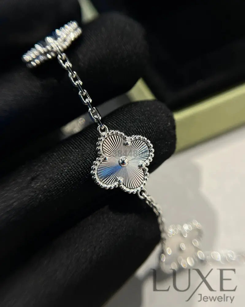 OWATCH™️CLOVER SILVER 5 MOTIFS BRACELET Silver Bracelets