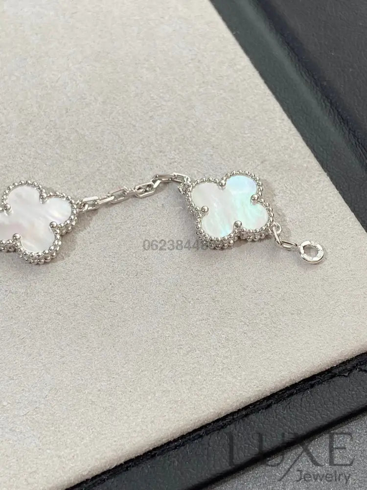 OWATCH™️ CLOVER SILVER MOP 5 MOTIF BRACELET Silver Bracelets