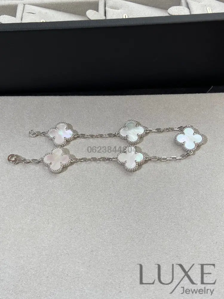 OWATCH™️ CLOVER SILVER MOP 5 MOTIF BRACELET Silver Bracelets