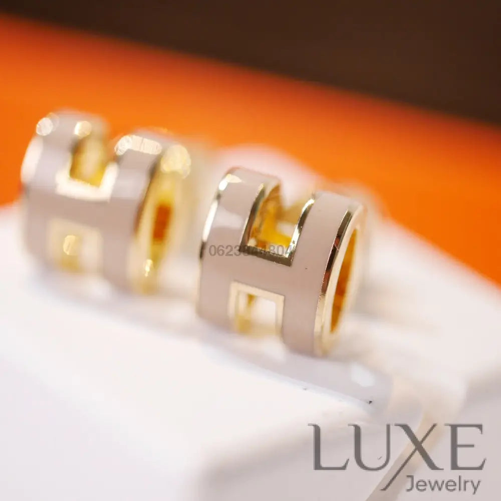 [OWATCH™]MINI POP H GOLD EARRINGS GREY Gold Earrings