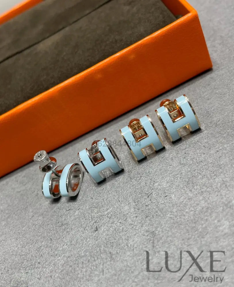 [OWATCH™]POP H SKY BLUE STUD EARRINGS Earrings