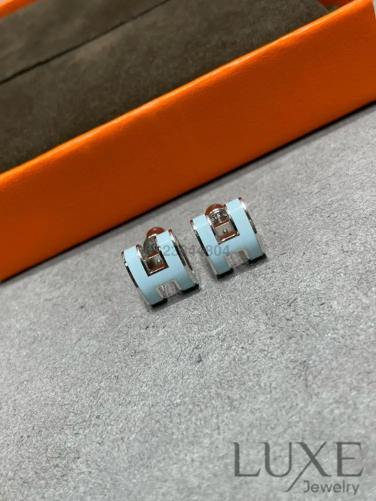 [OWATCH™]POP H SKY BLUE STUD EARRINGS Silver Earrings