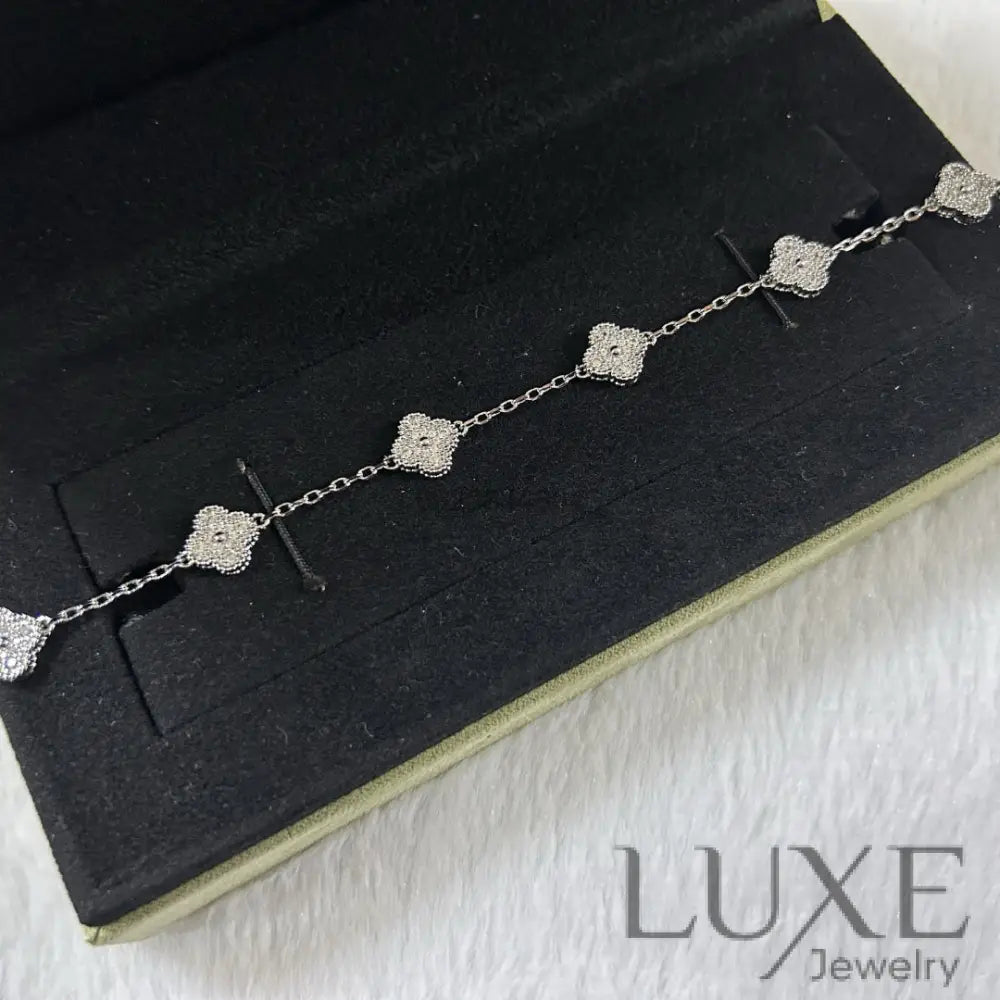 [owatch store™]CLOVER 6 MOTIF DIAMOND BRACELET Bracelets