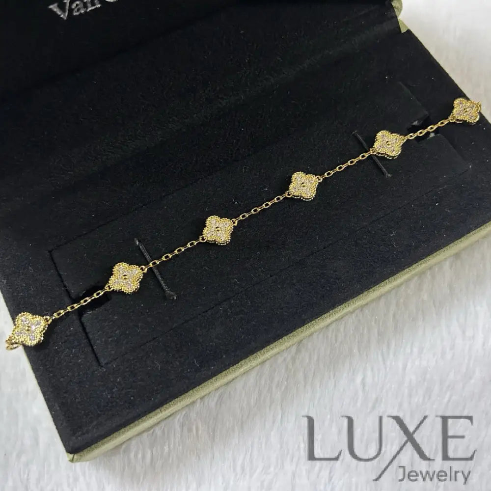 [owatch store™]CLOVER 6 MOTIF DIAMOND BRACELET Gold Bracelets